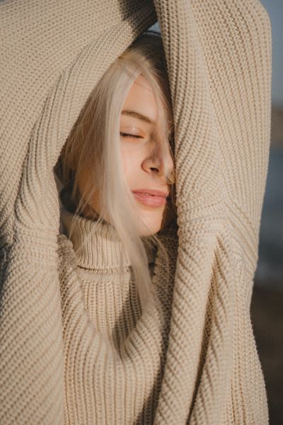 Relaxing winter knit beauty